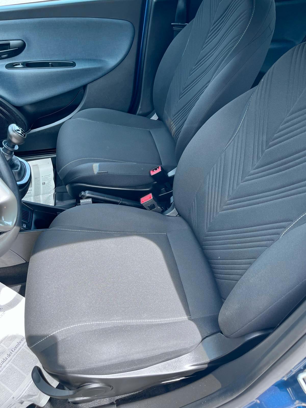 Lancia Ypsilon 1.2 69 CV 5 porte GPL Alberta Ferretti