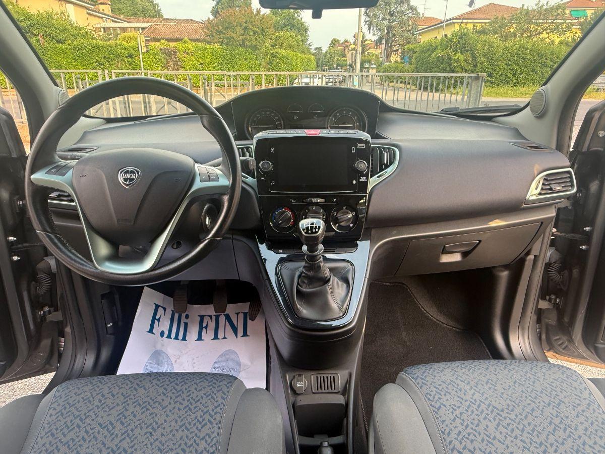 LANCIA - Ypsilon - 1.0 FireFly 5p.S&S Hyb. Platino