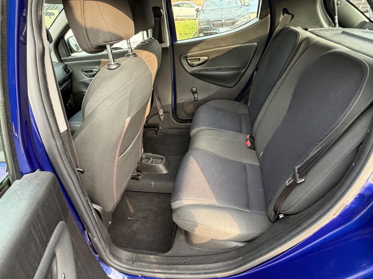 Lancia Ypsilon 1.2 69 CV 5 porte GPL Ecochic Silver
