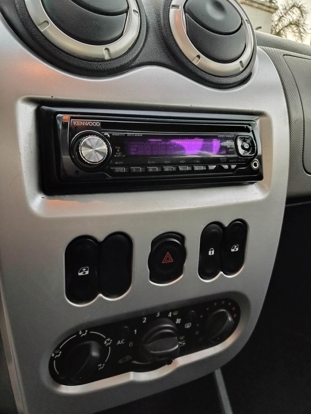 Dacia Sandero 1.5 dCi 75CV Story