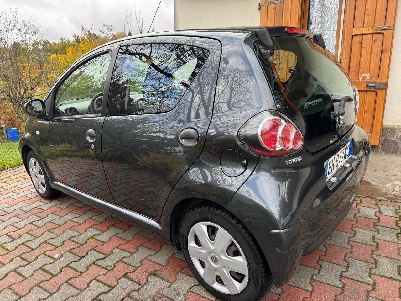Toyota Aygo 1.0 12V VVT-i 5 porte 04/2011