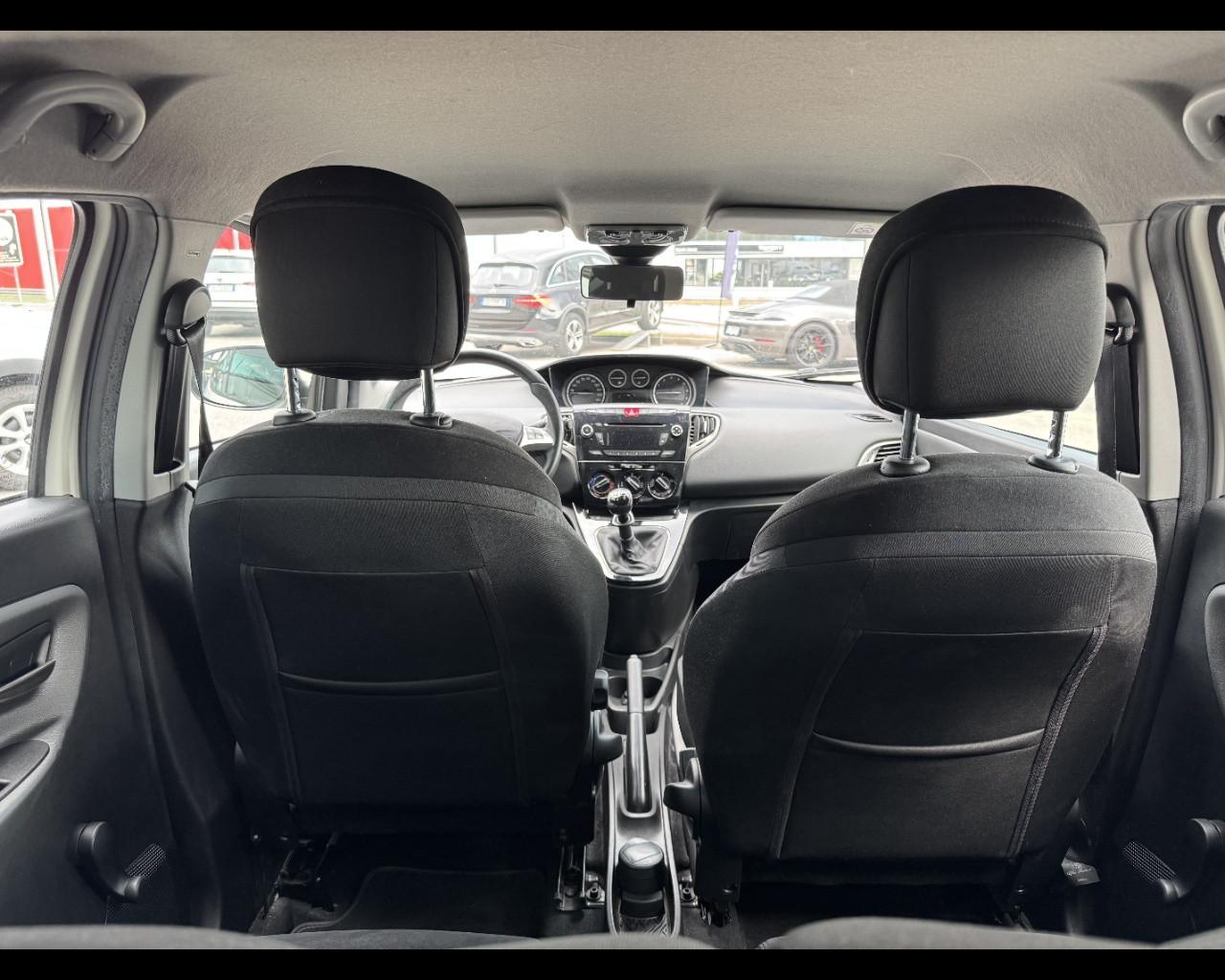 LANCIA Ypsilon 3ª serie - Ypsilon 1.2 69 CV 5 porte Gold