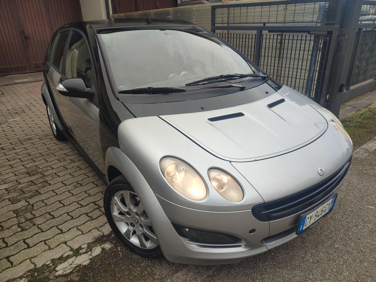 SMART FORFOUR BENZINA TETTO PANORAMICO X NEOPATENTATI