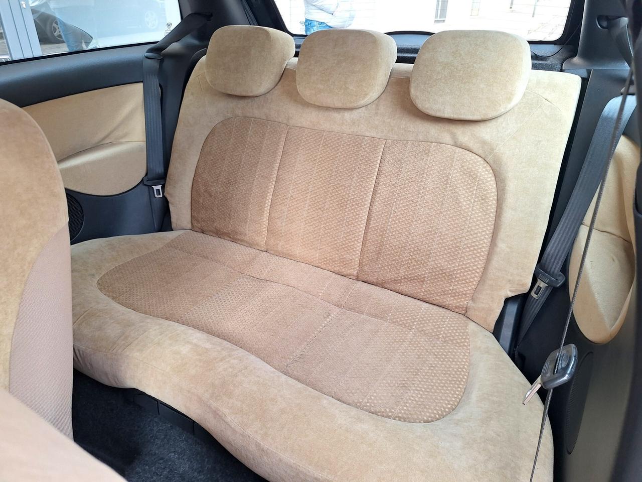 Lancia Ypsilon 1.2 16V Oro