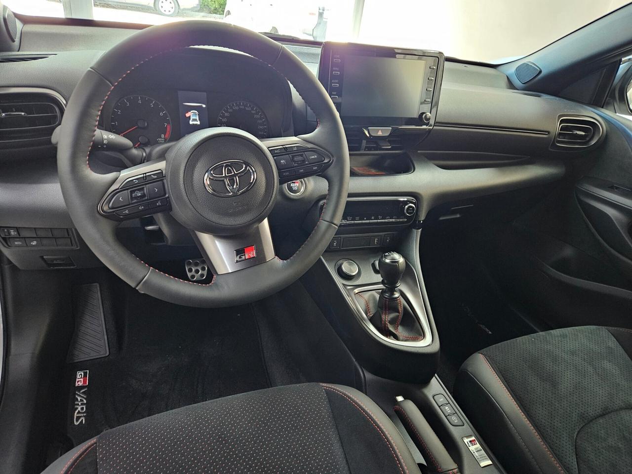 TOYOTA YARIS GR Circuit 261 CV- TRIPLE EDITION 300 ESEMPLARI