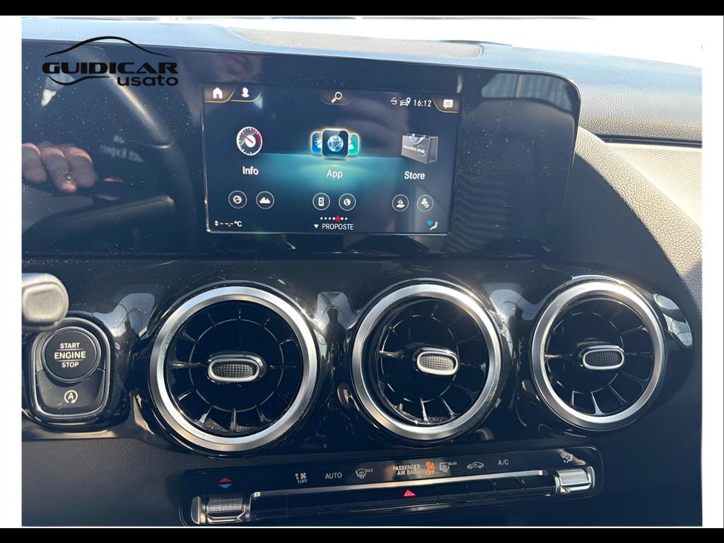 Mercedes-Benz Classe B - W247 2018 - B 180 d Sport auto