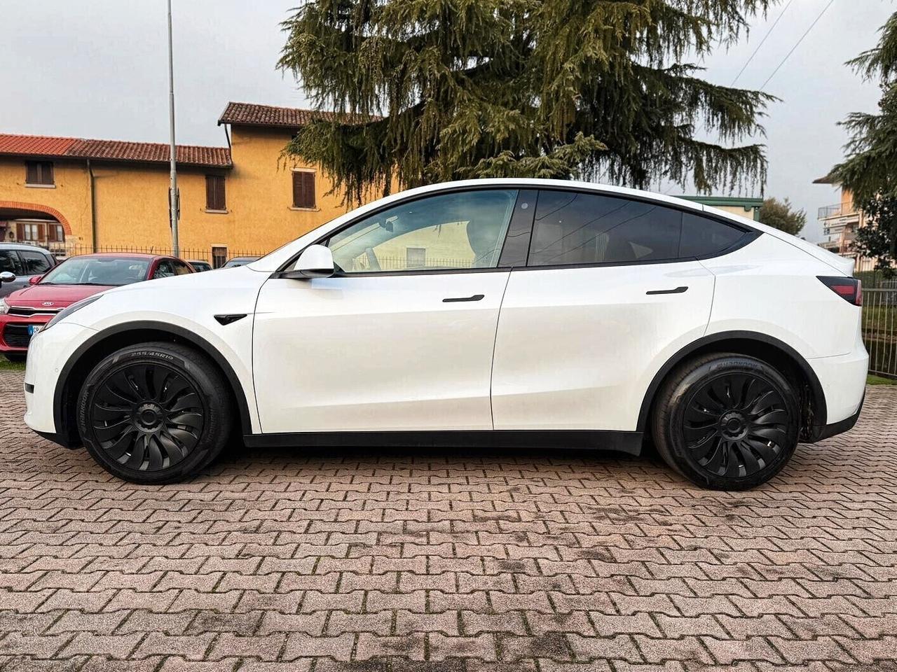 Tesla Model Y Long Range AWD