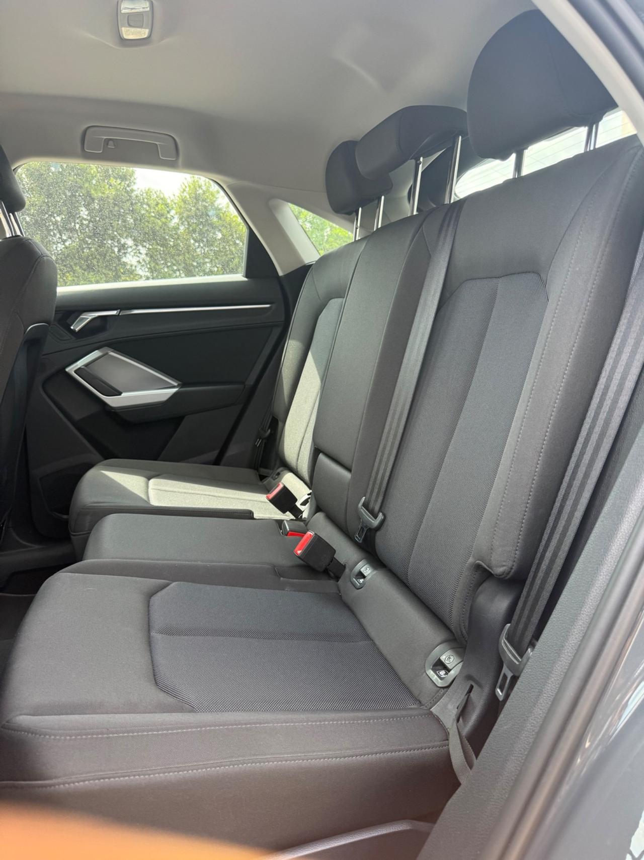 Audi Q3 35 TDI S tronic Business Advanced