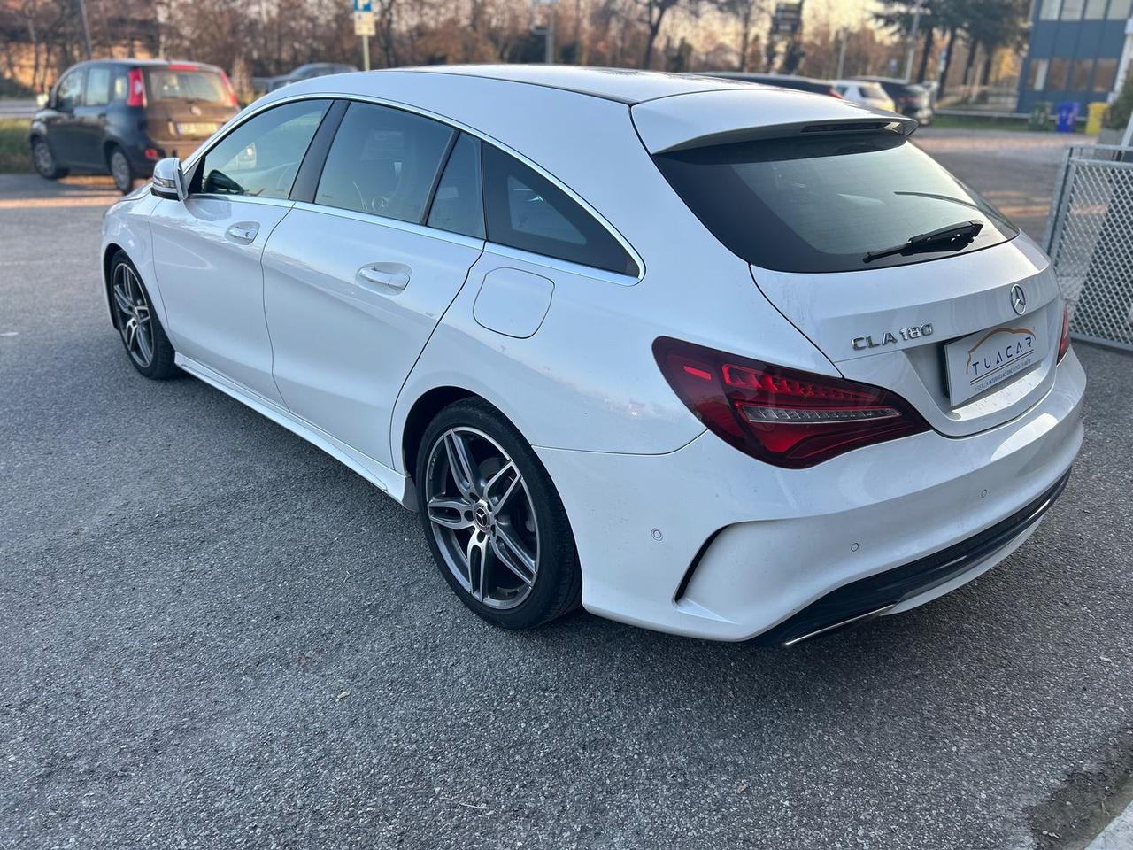 Mercedes-Benz CLA 180 Premium CLA 180 #8250