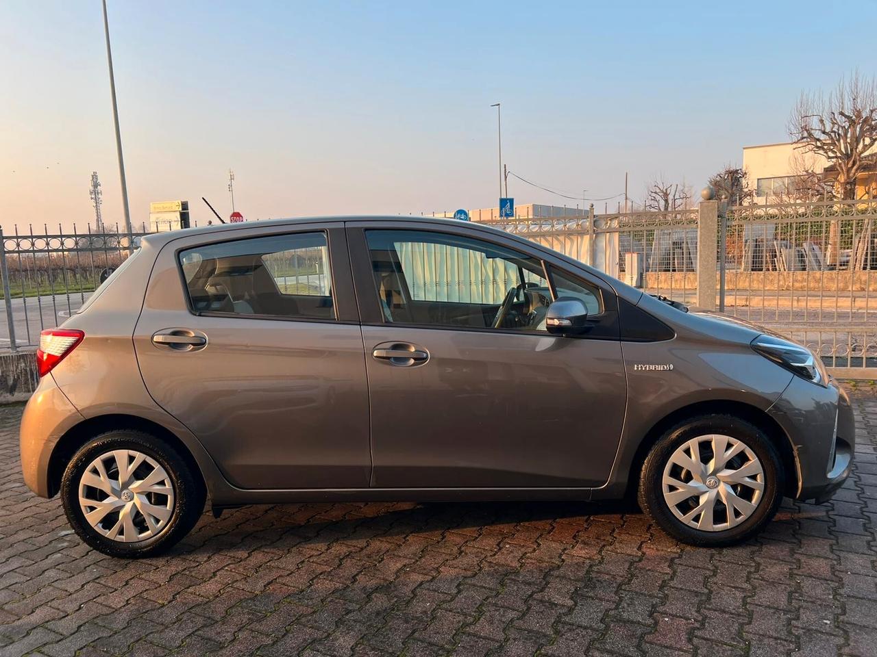 Toyota Yaris 1.5 Hybrid 5 porte Business