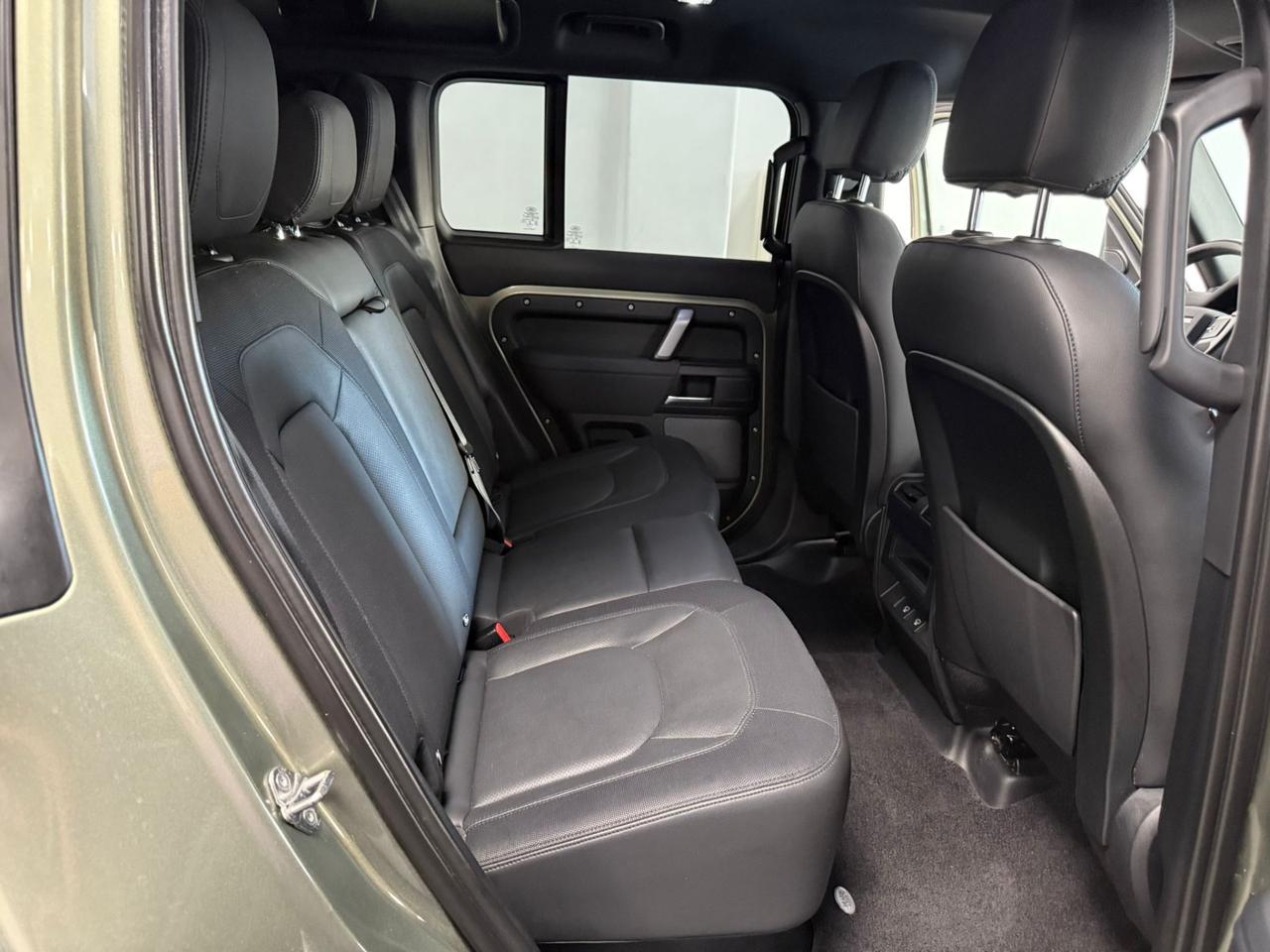 Land Rover Defender 110 3.0D I6 200 CV AWD Auto X-Dynamic S