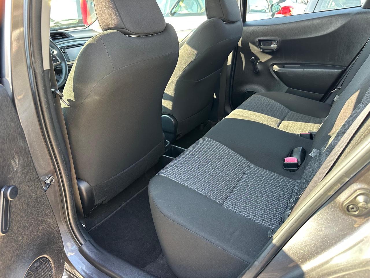 Toyota Yaris 1.0 5 porte Lounge neopatentati
