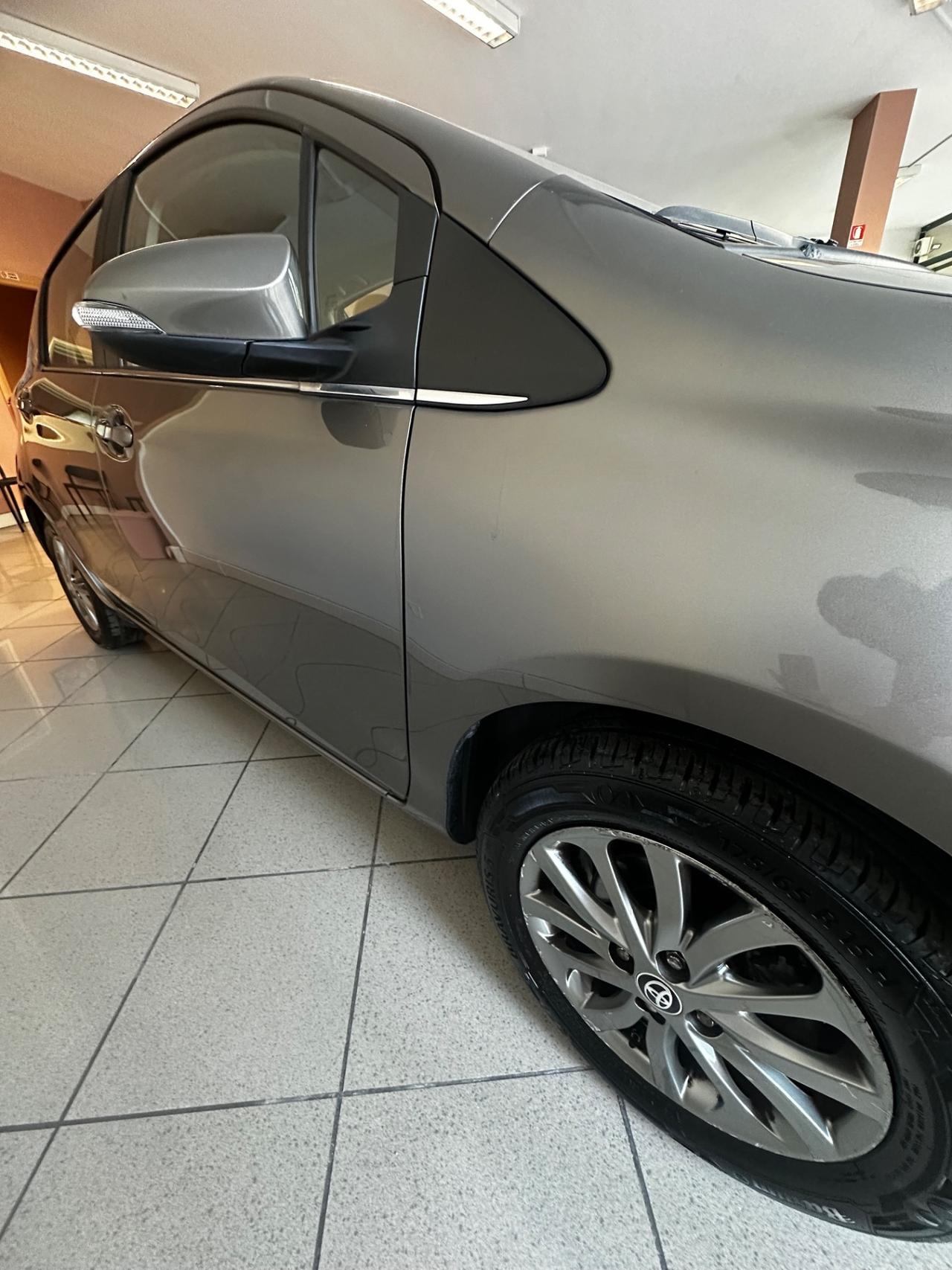 Toyota Yaris 1.0 5 porte