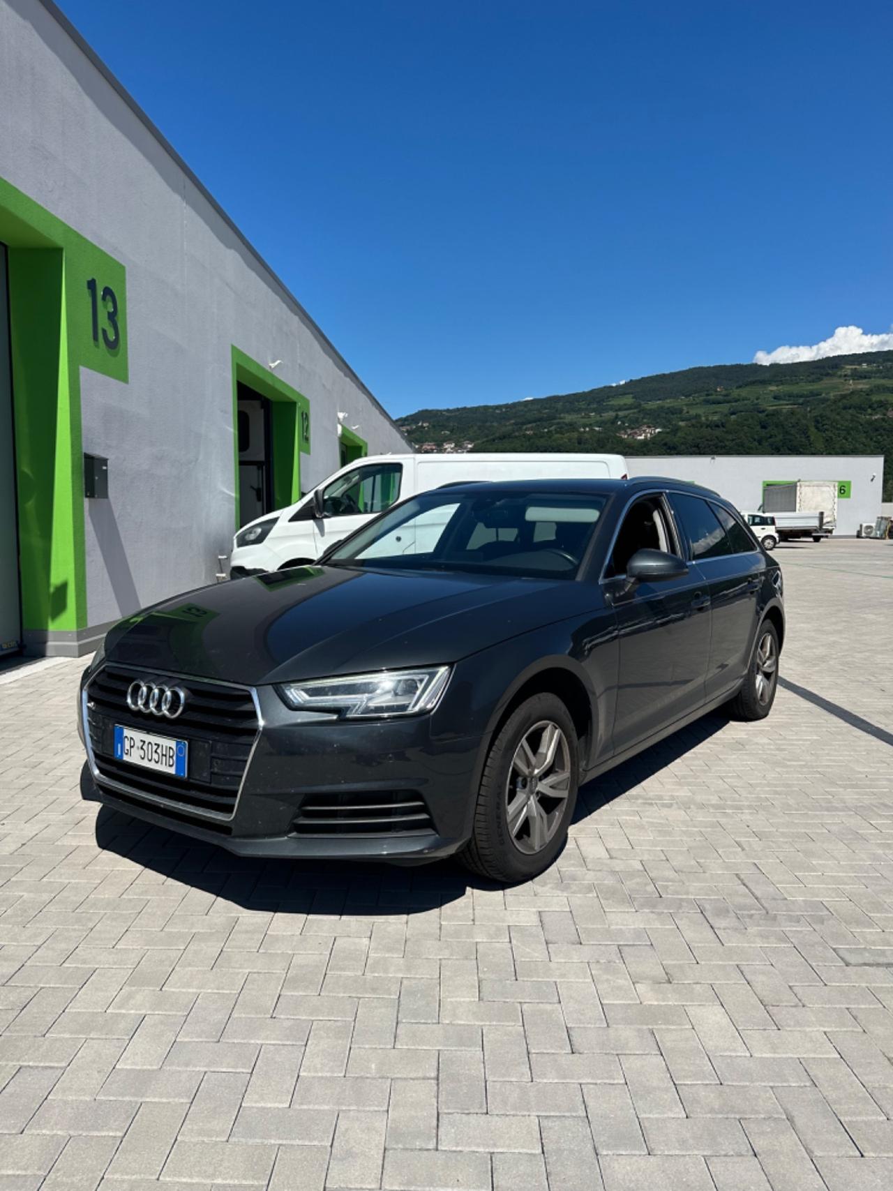 Audi A4 2.0 TFSI ultra S tronic Business