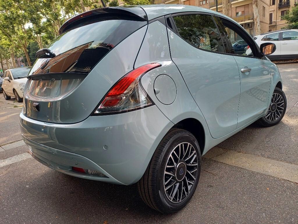 Lancia Ypsilon 1.0 FireFly 5 porte S&S Hybrid Ecochic Gold