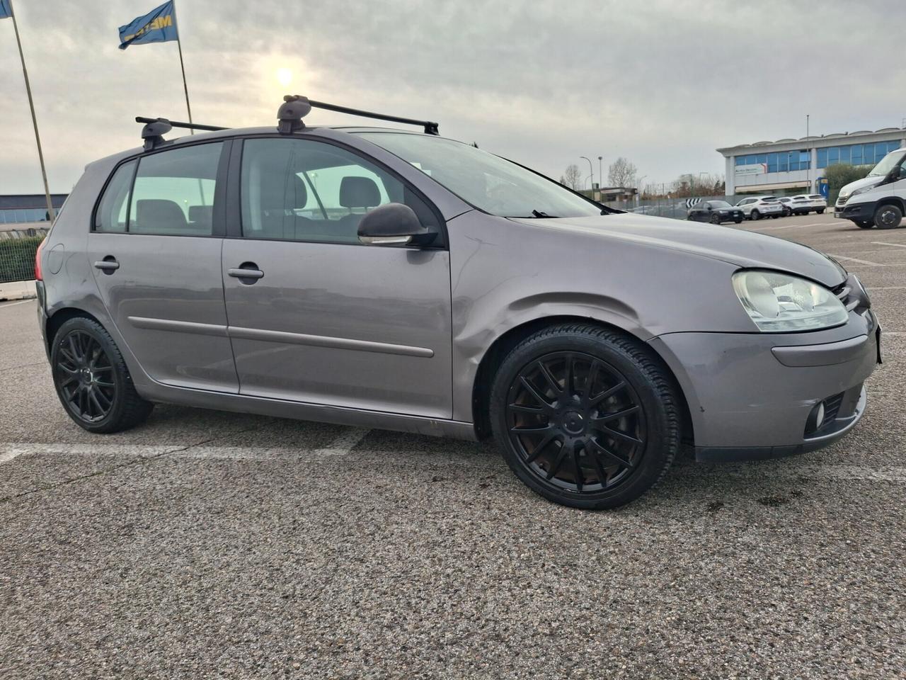 Volkswagen Golf 1.6 16V FSI 5p. Sportline