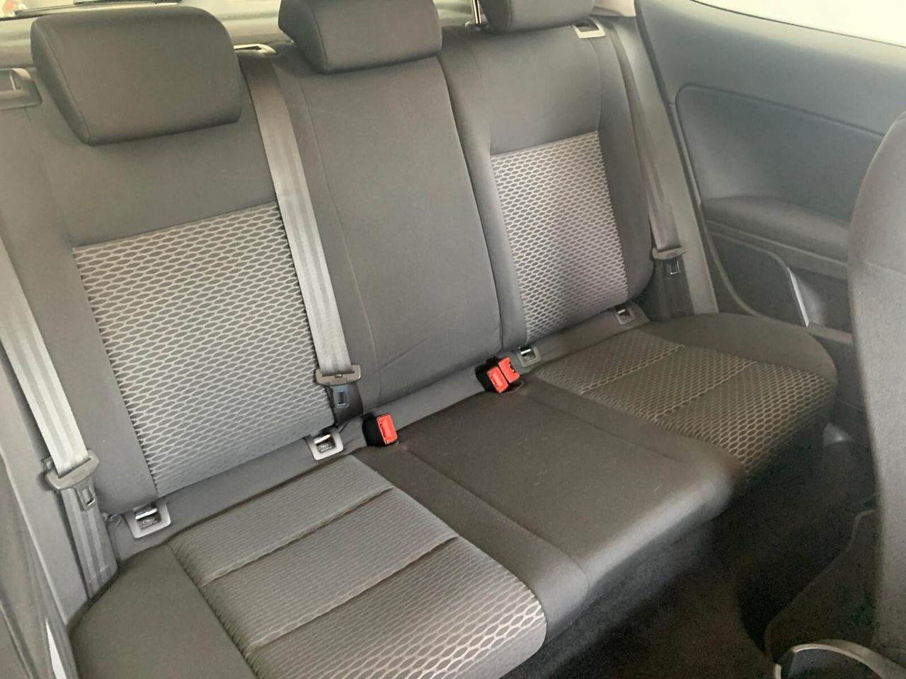 Volkswagen Golf 1.6 TDI 3p. Highline - 2010