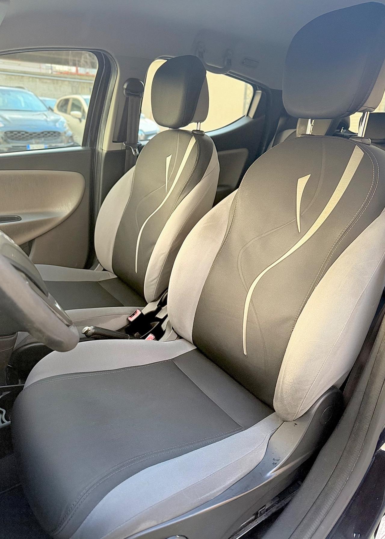 Lancia Ypsilon 1.2 Gpl 70 Cv