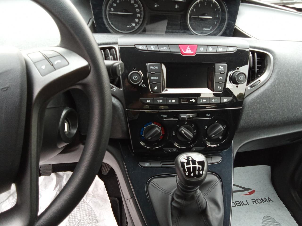 Lancia Ypsilon 1.0 FireFly 5 porte S&S Hybryd Gold