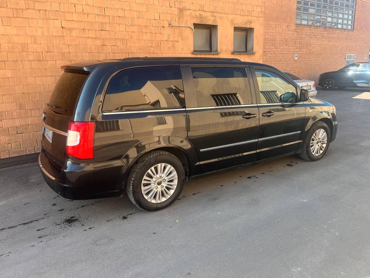 Lancia Voyager 2.8 TD Gold 163 CV Cambio Nuovo