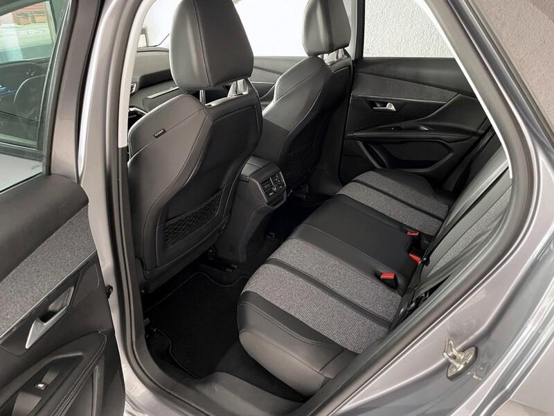 Peugeot 3008 BlueHDi 120 S&S EAT6 Allure