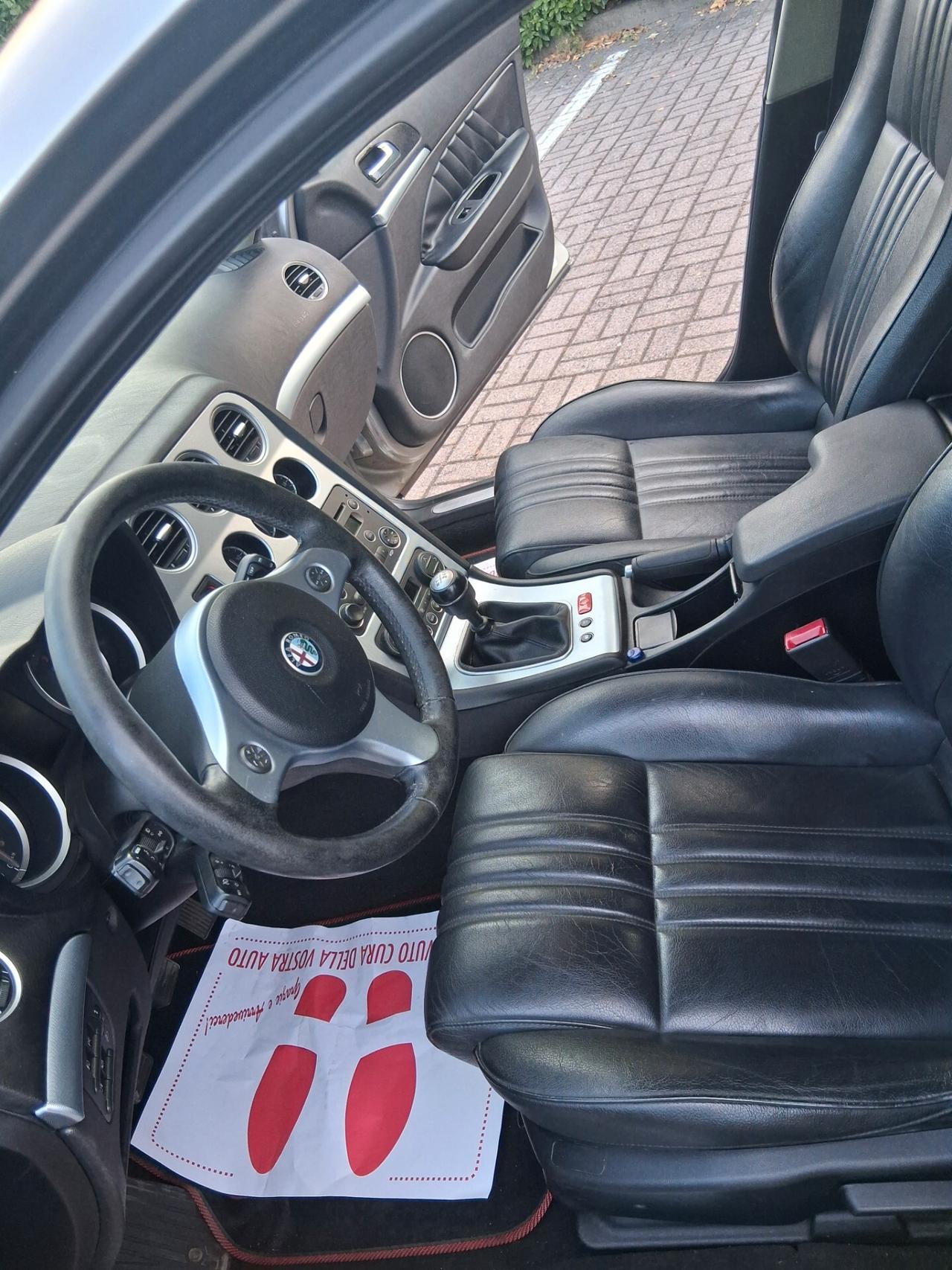Alfa Romeo 159 1.9 JTDm 16V Sportwagon Distinctive