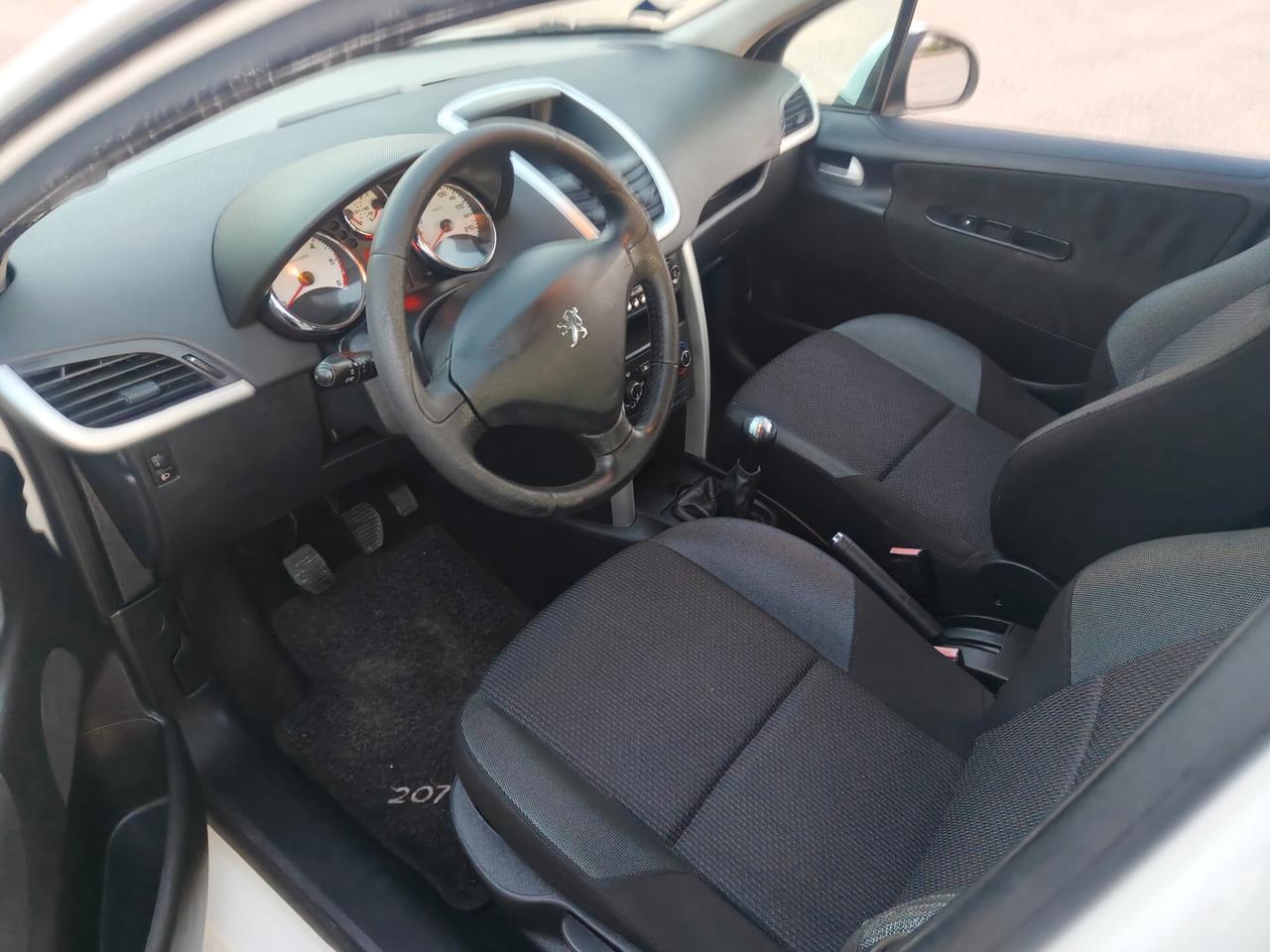 Peugeot 207 1.4 HDi 70CV 5p. Sweet Years