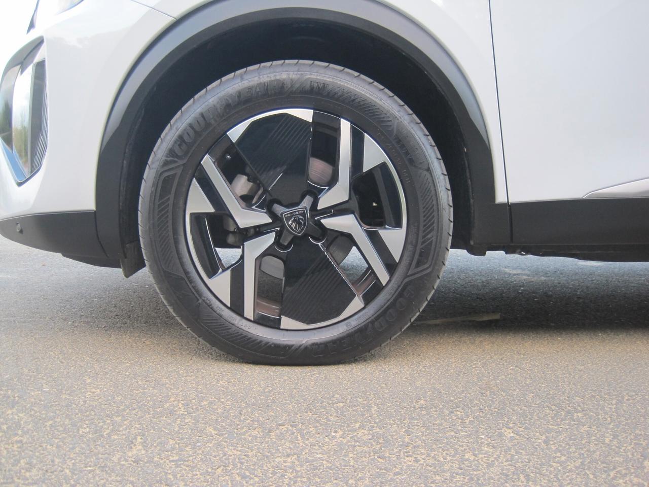 Peugeot 2008 PureTech 130 S&S EAT8 GT