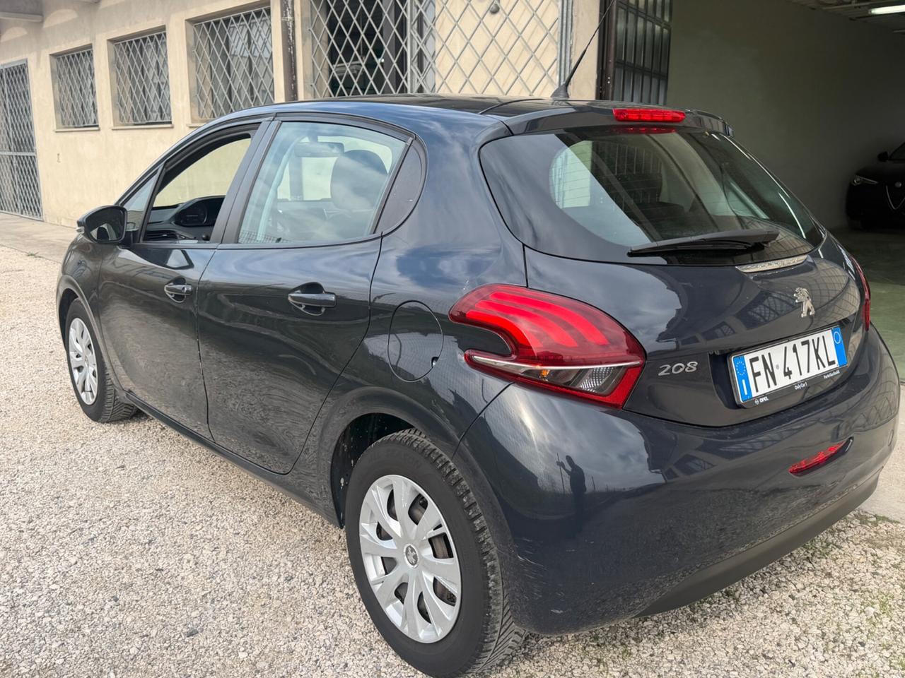 Peugeot 208 allure Garanzia 12 MESI