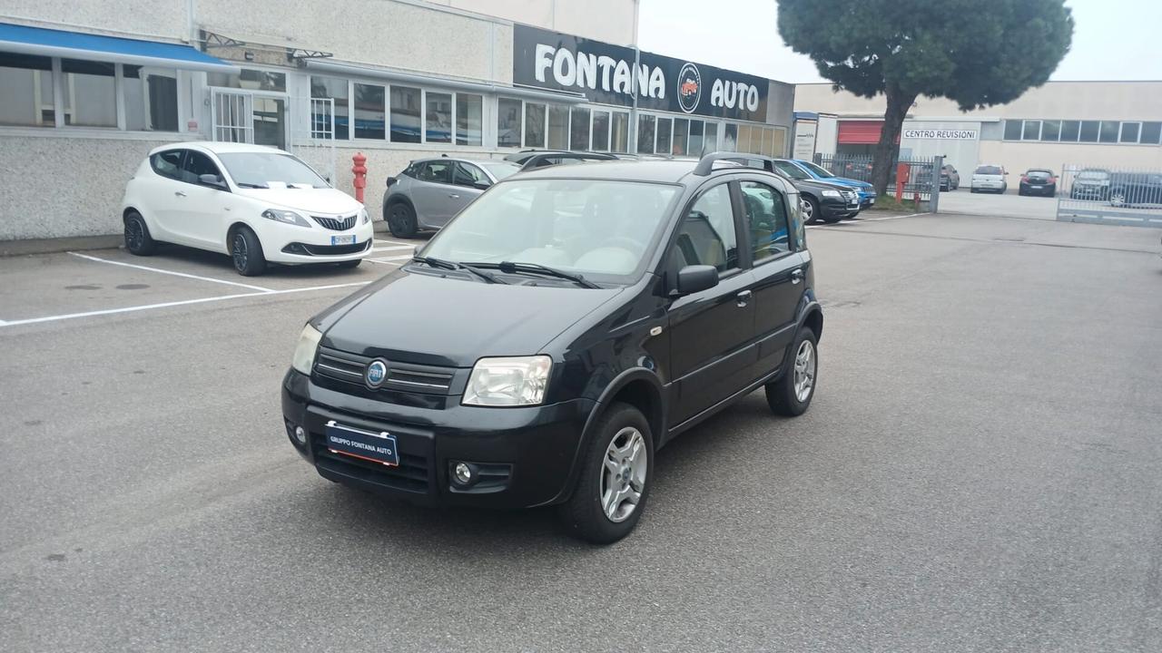 Fiat Panda 4x4 Climbing