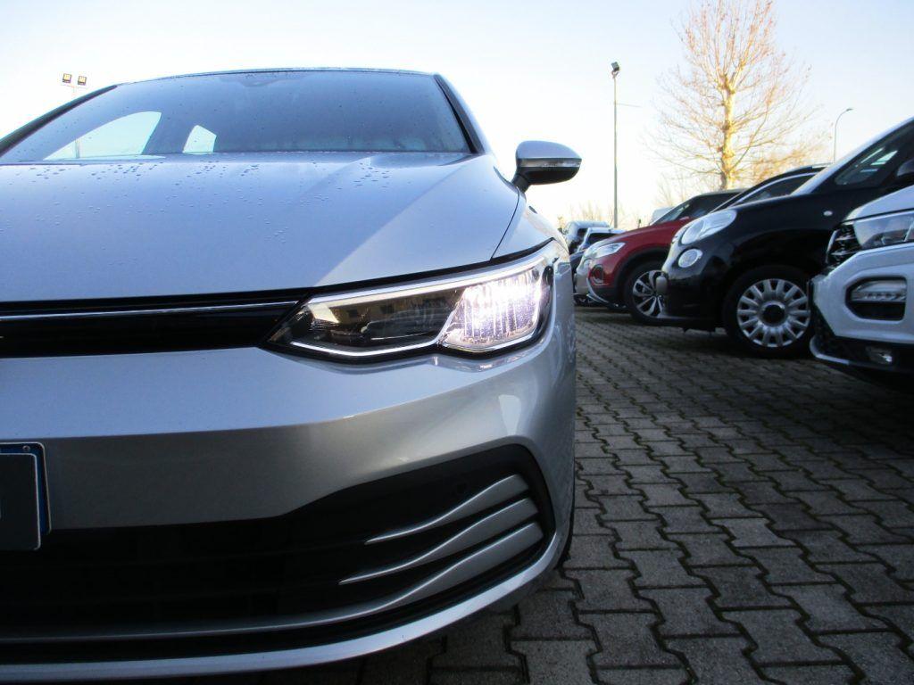 Volkswagen Golf 2.0 TDI DSG SCR Life Carplay/Led