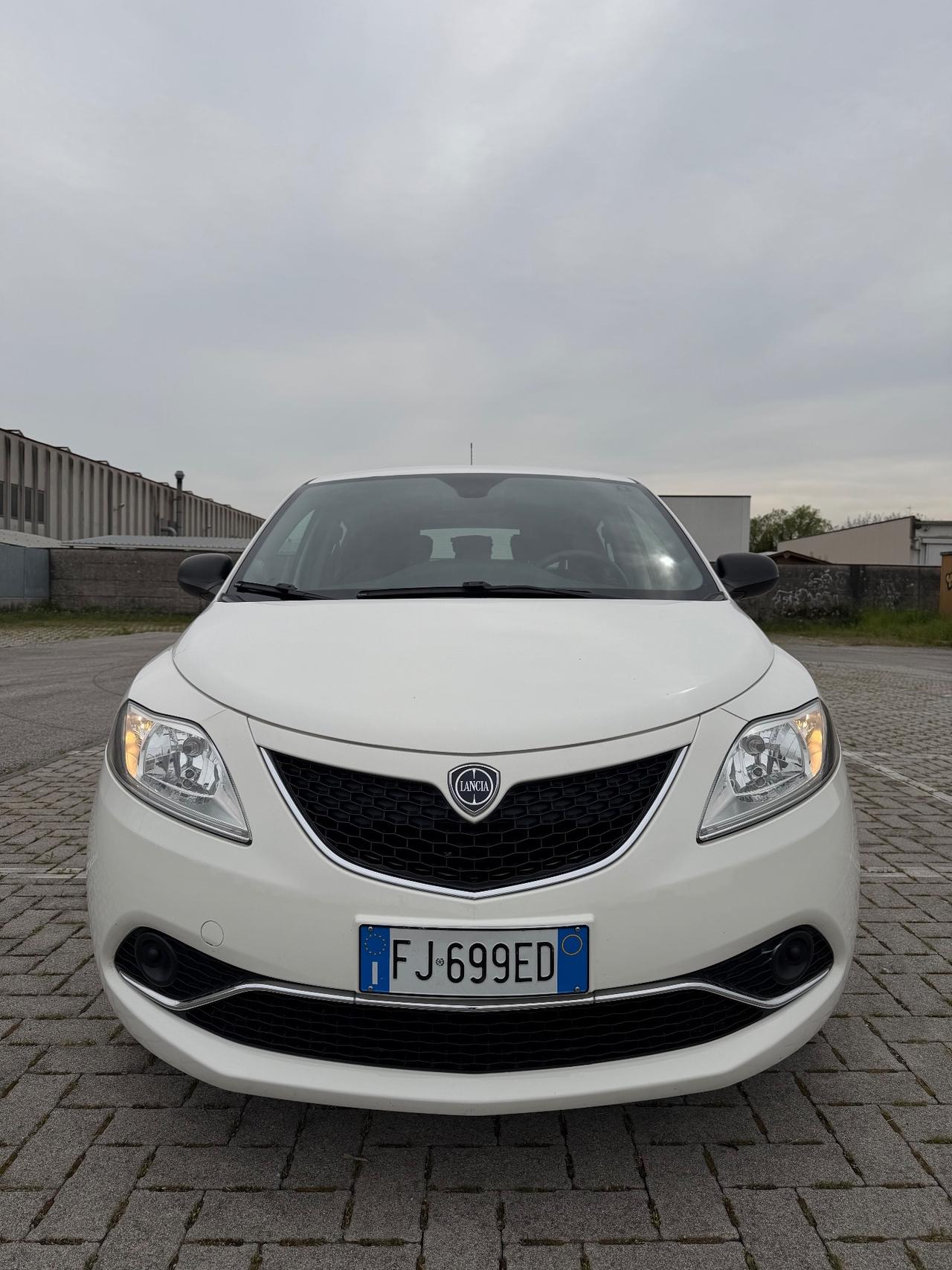 Lancia Ypsilon 1.2 69 CV 5 porte GPL Ecochic Gold
