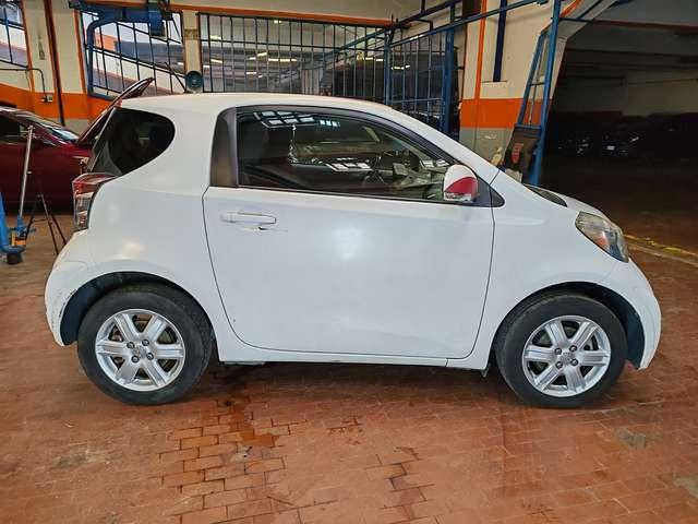 Toyota iQ 1.0 68cv CVT Cambio Automatico