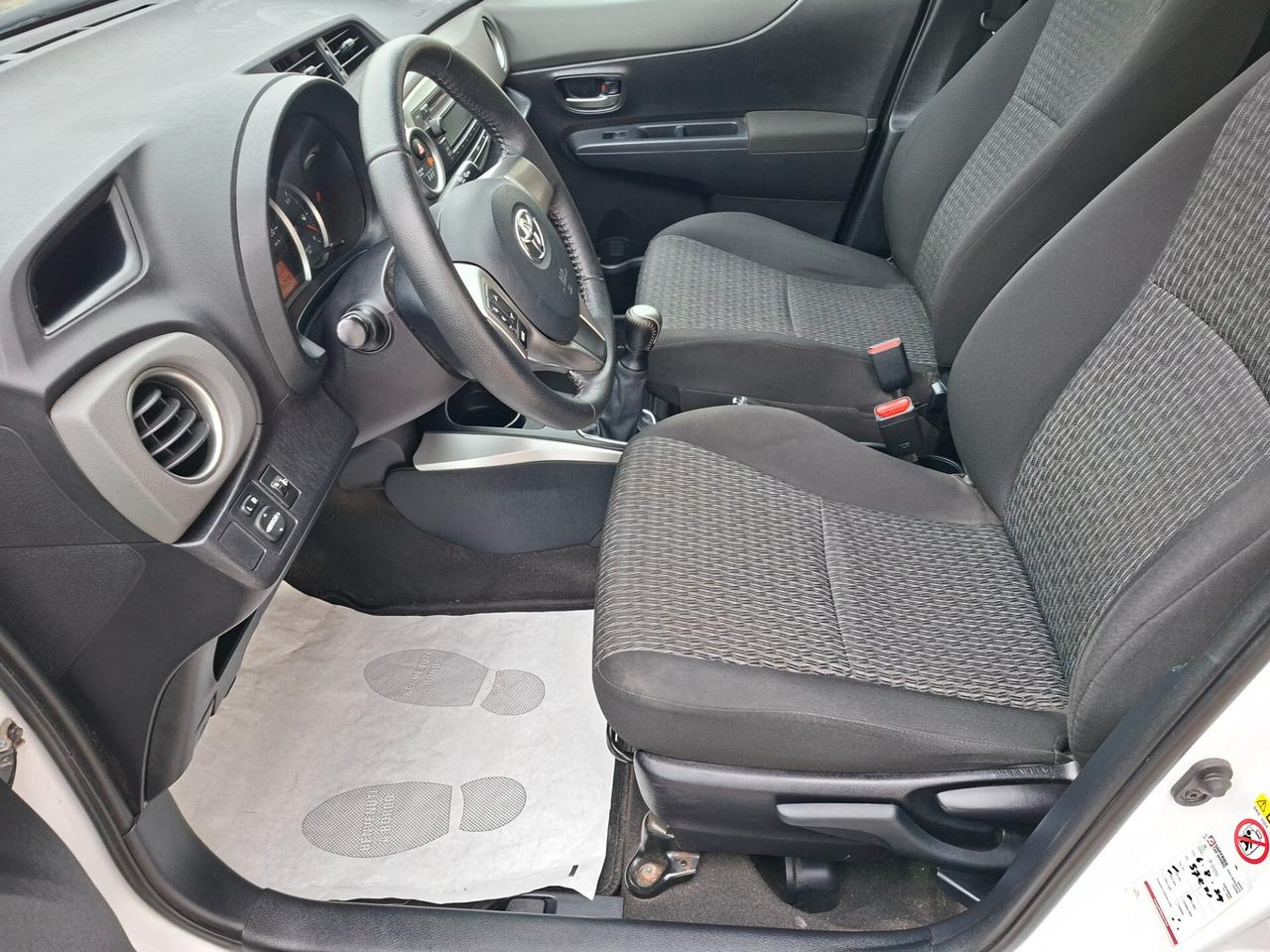 Toyota Yaris 1.0 Lounge *UNICO PROPRIETARIO*