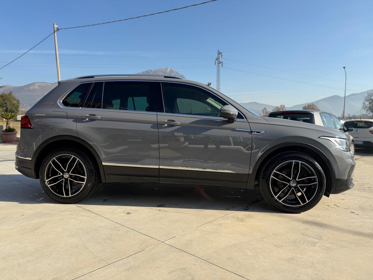 Volkswagen Tiguan 2.0 TDI 150 CV SCR DSG R-Line