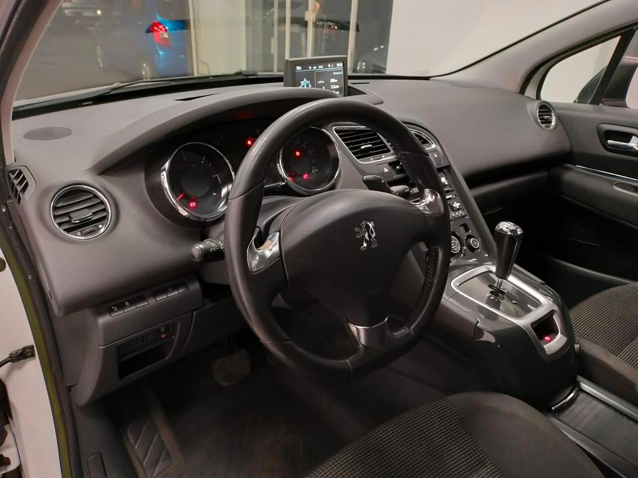 Peugeot 5008 1.6 e-HDi 115CV Stop&Start cambio robotizzato Allure