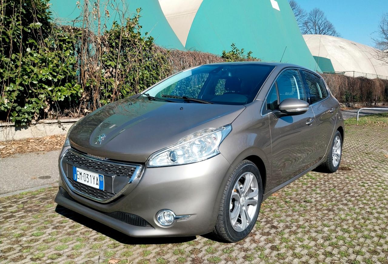 Peugeot 208 1.2 VTi 82 CV 5 porte Allure