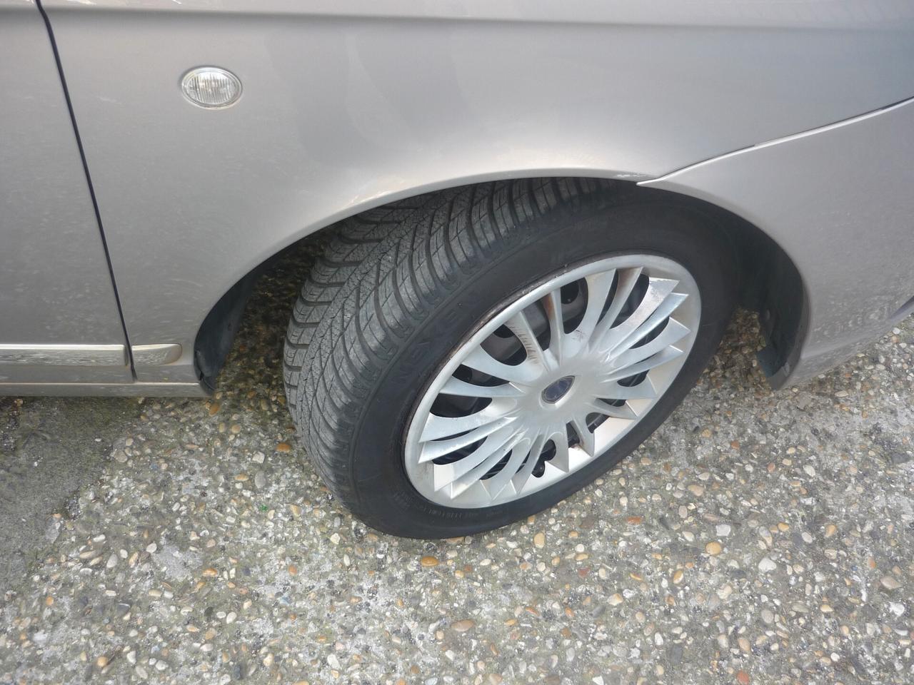 Lancia Ypsilon 1.2 69 CV Diva