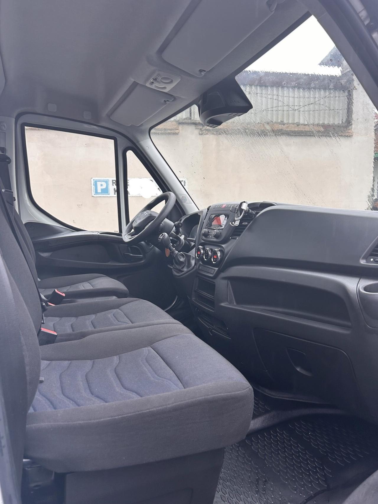 Iveco Daily 35S16H 3.0 HPT PC Cabinato