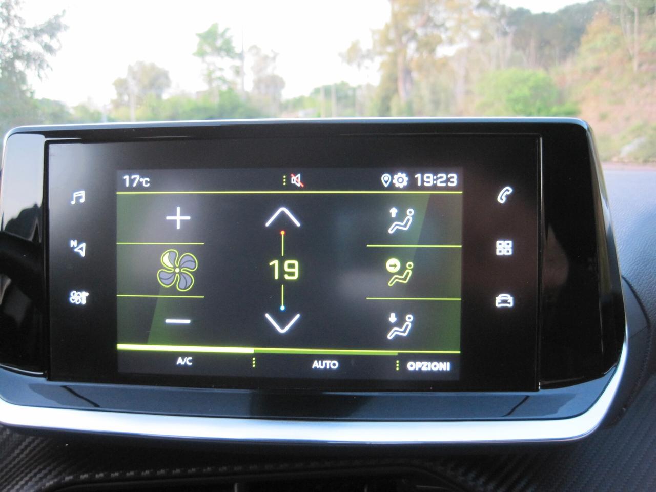 Peugeot 2008 PureTech 130 S&S Allure Pack