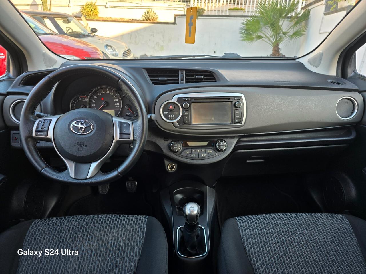 Toyota Yaris 1.0 5 porte Lounge *da vetrina*