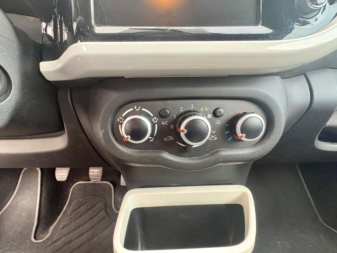 Renault Twingo Lovely SCe 69 #10394