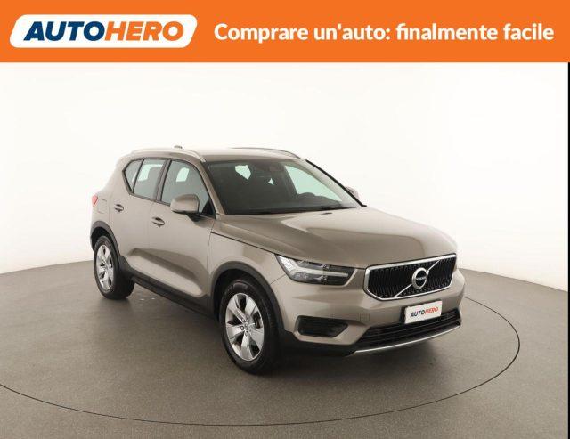 VOLVO XC40 T3 Momentum Pro
