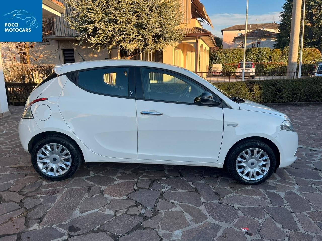 Lancia Ypsilon 1.2 69 CV 5 porte S&S Silver