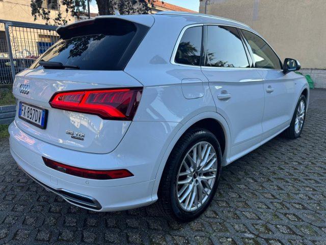 AUDI Q5 2.0 TDI QUATTRO S tronic Bus. Design