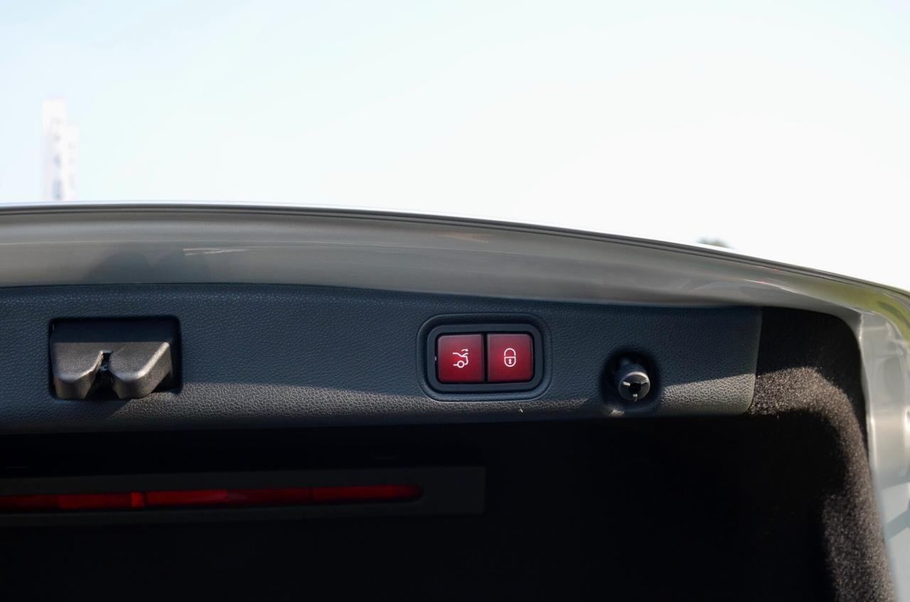 MERCEDES-BENZ E 220d PREMIUM AMG LINE 194cv AUTO, UFF ITALIANA, SERVICE MERCEDES, EURO 6C, HI-FI BURMESTER, MULTIBEAM, RETRO 360°, PERMUTE