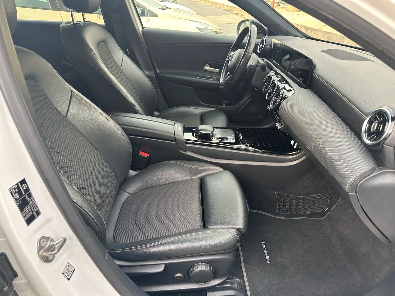 MERCEDES-BENZ A180 D - 2020