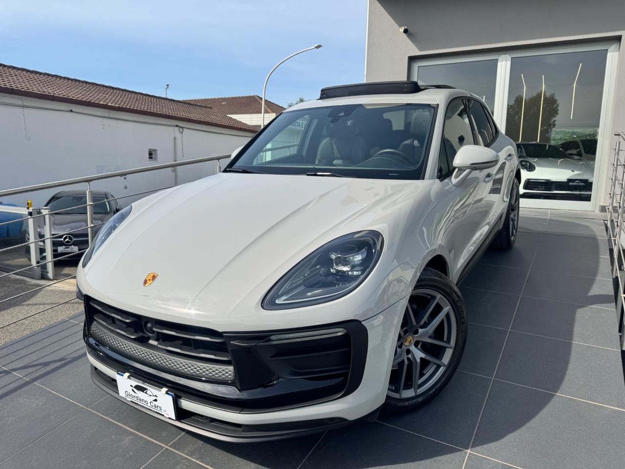 Porsche Macan 2.0 265cv colore gesso tetto uni pro