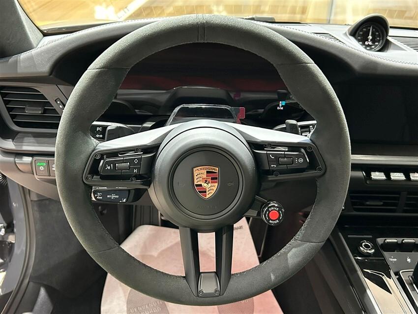 Porsche 911 Coupe 3.6 Carrera GTS auto