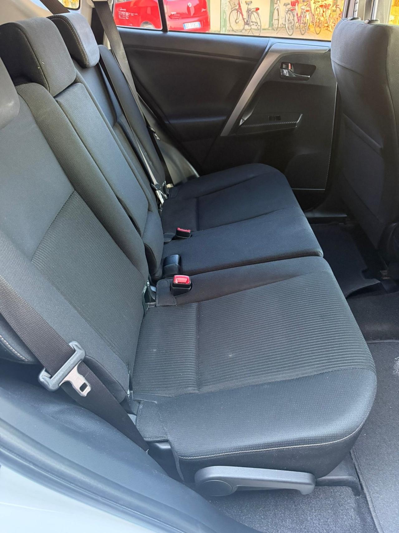 Toyota RAV 4 RAV4 2.0 D-4D 2WD Style White Ed. Neopatentati